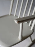 Sedia a dondolo scandinava Mid-Century 10