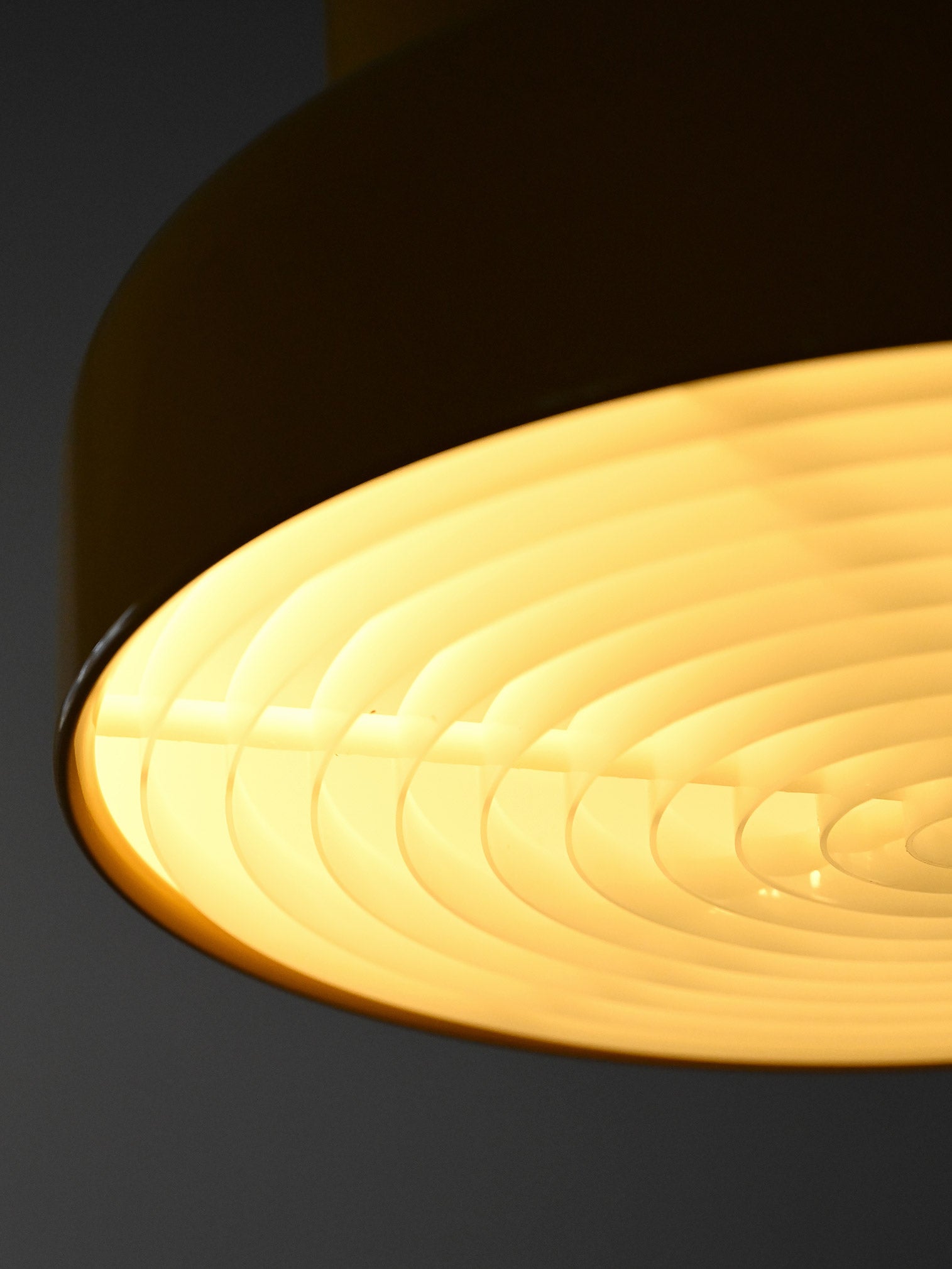 Lampada da soffitto Bumling gialla di Anders Pehrson 2