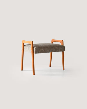 Poggiapiedi scandinavo vintage in rovere con tappezzeria grigia