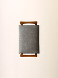 Poggiapiedi scandinavo vintage in rovere con tappezzeria grigia 5