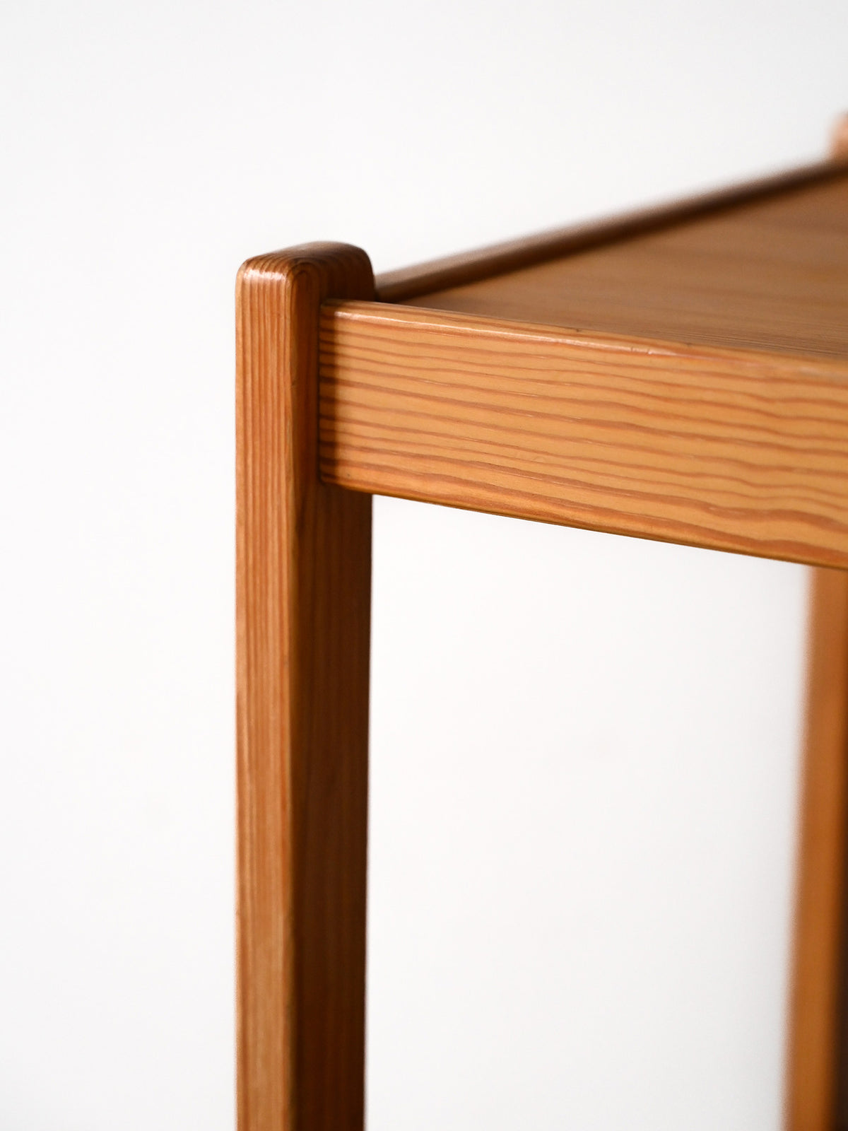 Tavolino scandinavo con doppio piano d’appoggio 5