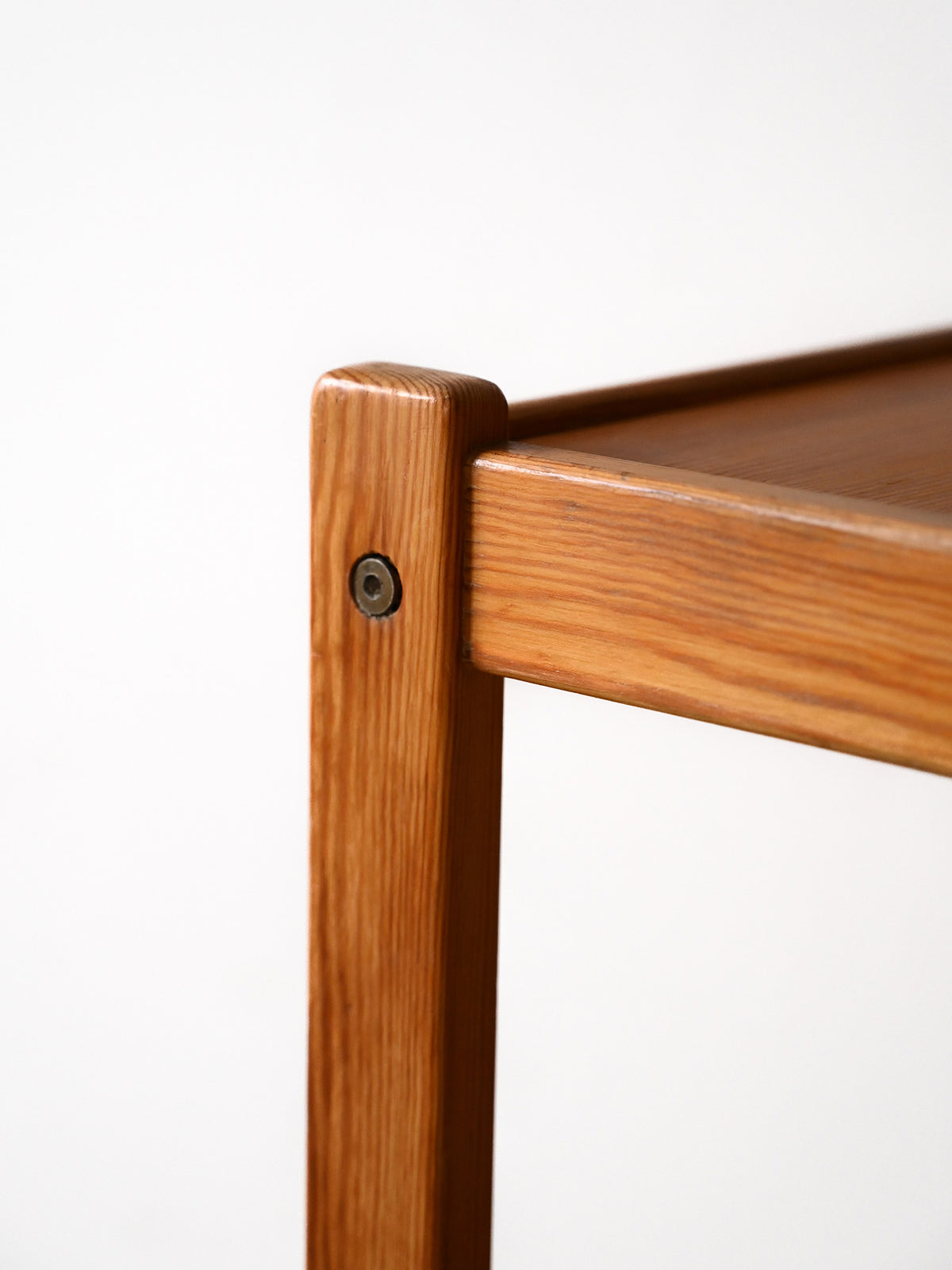 Tavolino scandinavo con doppio piano d’appoggio 7