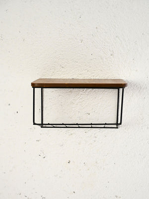 Comodino sospeso svedese in metallo e teak