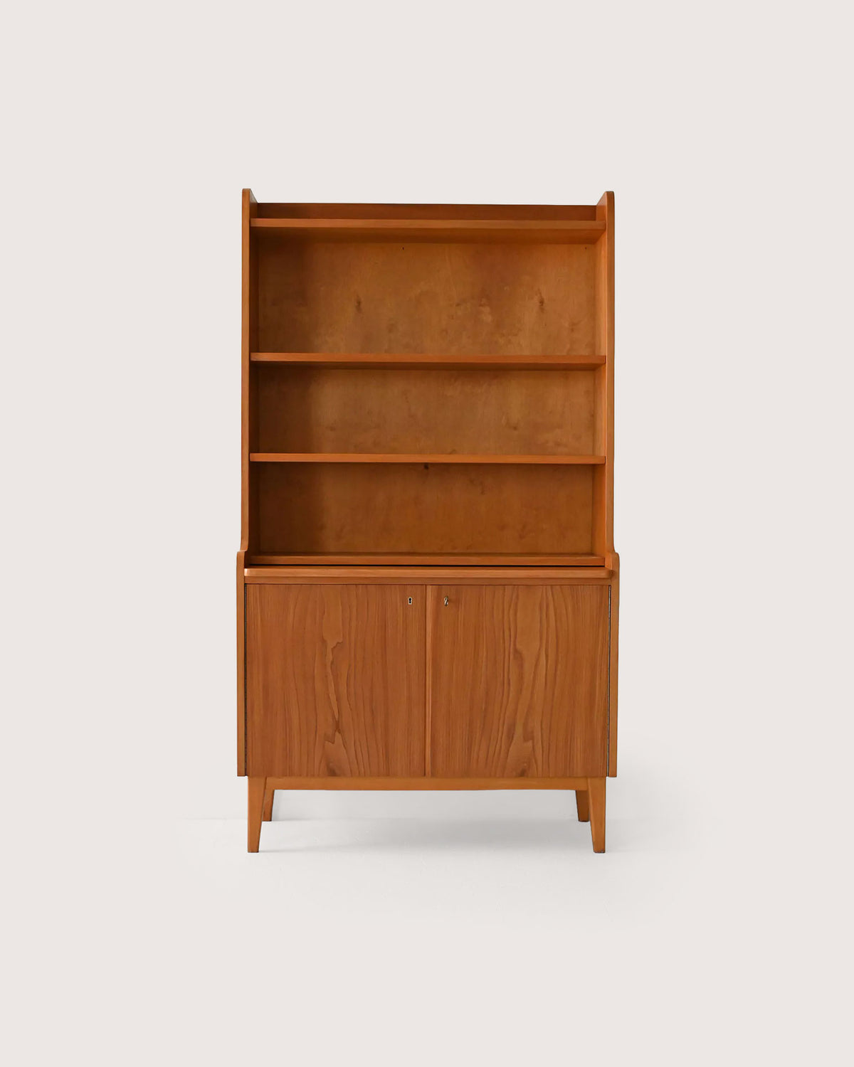 Libreria scandinava vintage in olmo chiaro
