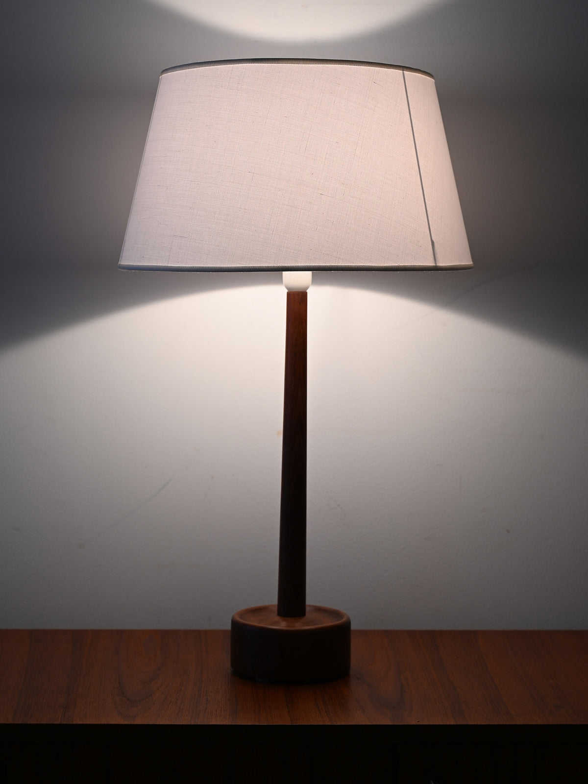 Lampada danese anni ’50/’60 in teak tornito 1