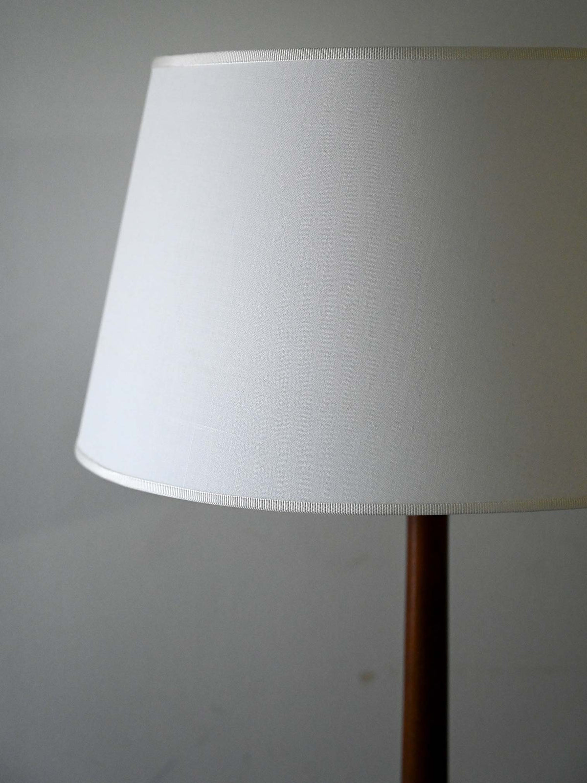 Lampada danese anni ’50/’60 in teak tornito 5
