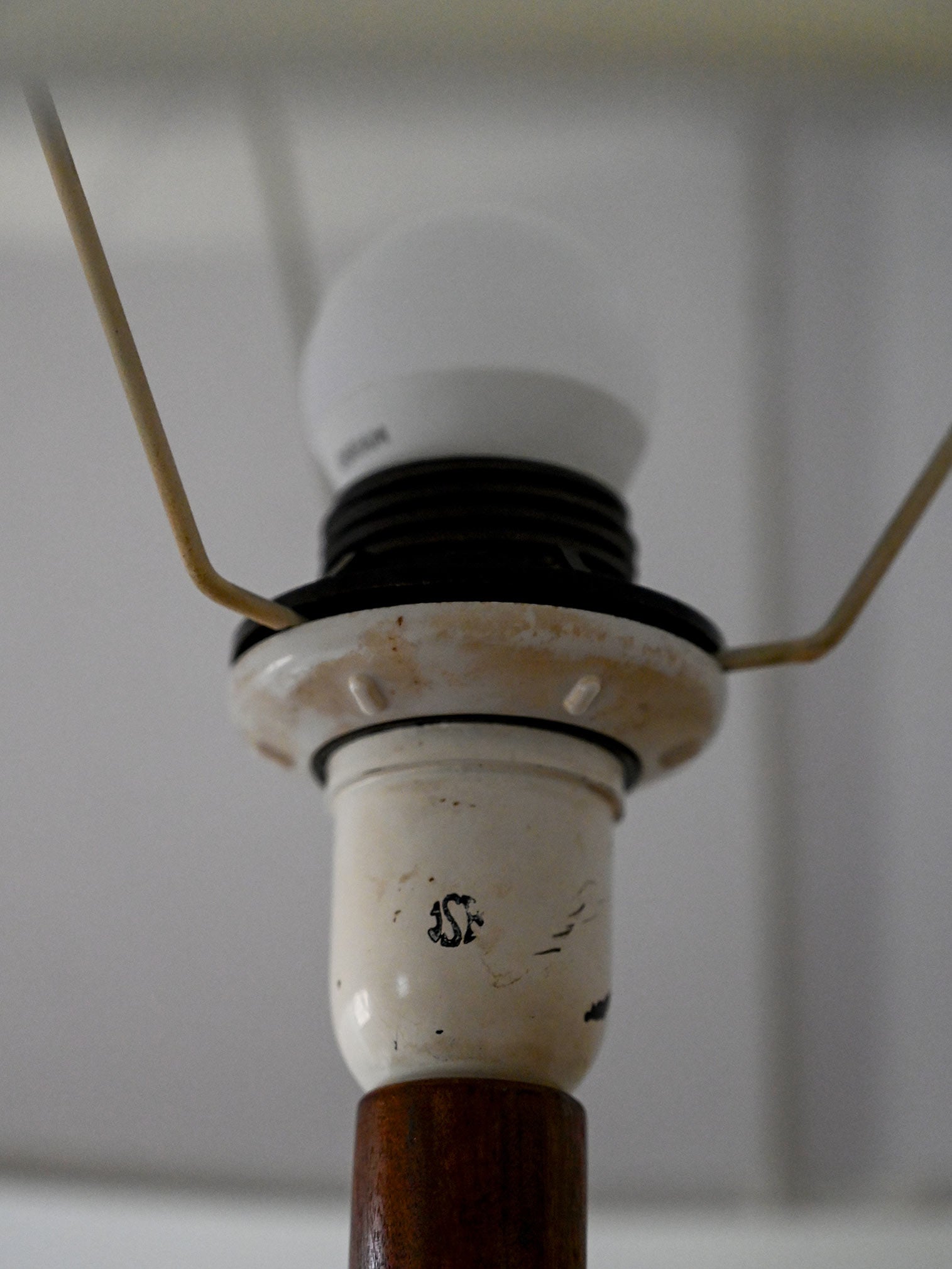 Lampada danese anni ’50/’60 in teak tornito 3