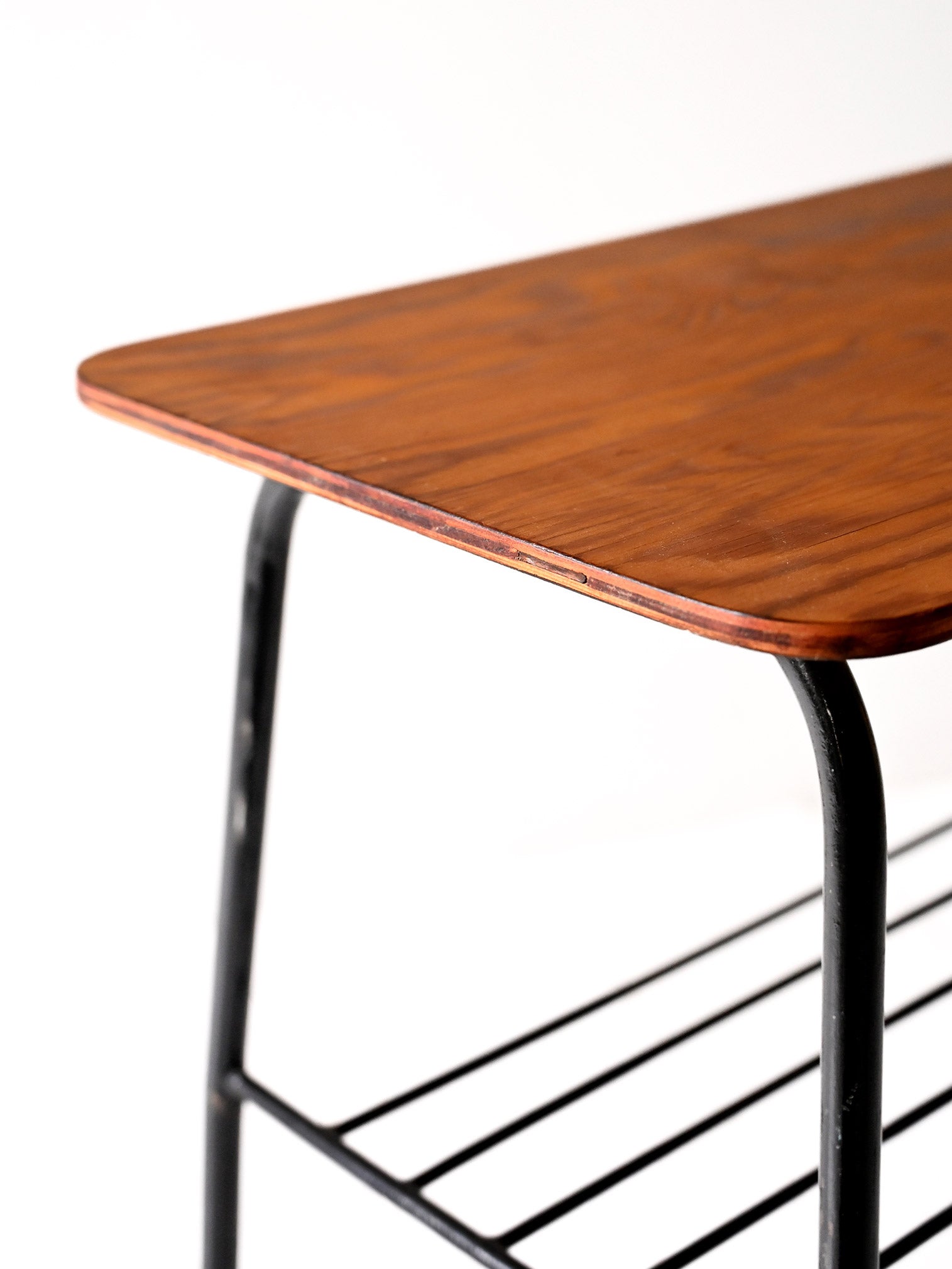 Coffee table scandinavo vintage con struttura in metallo
