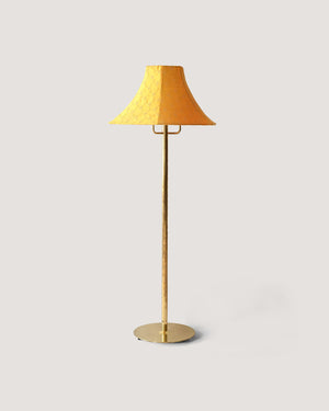 Lampada vintage con paralume giallo
