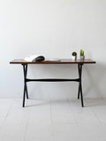 Tavolino scandinavo con gambe nere