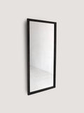 Specchio scandinavo con cornice in legno