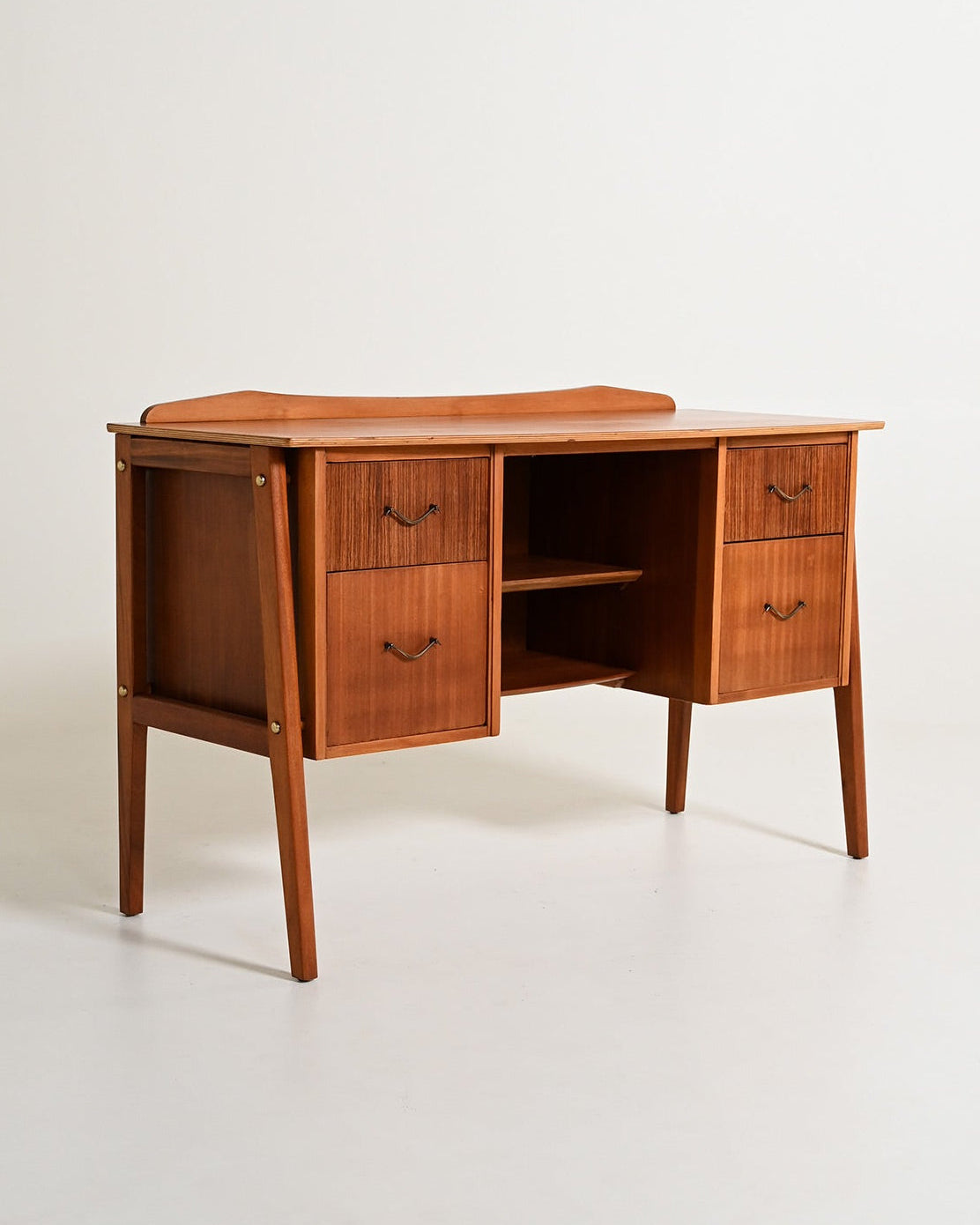 Scrivania scandinava in teak, anni '50
