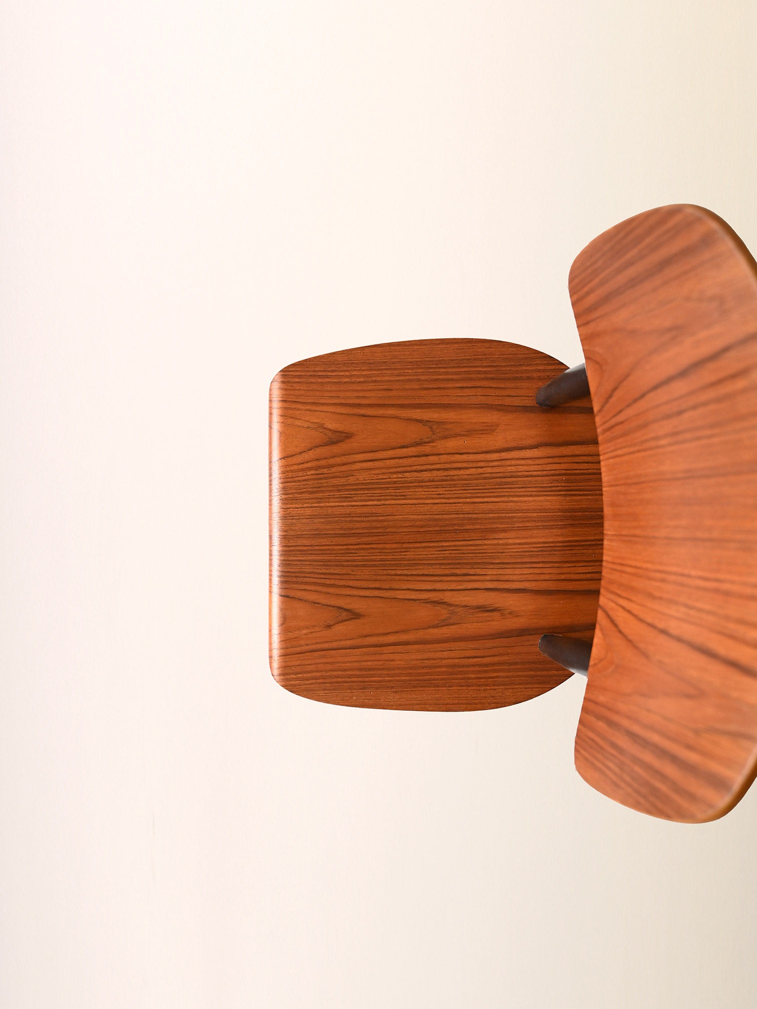 Sedia scandinava vintage con struttura nera 5
