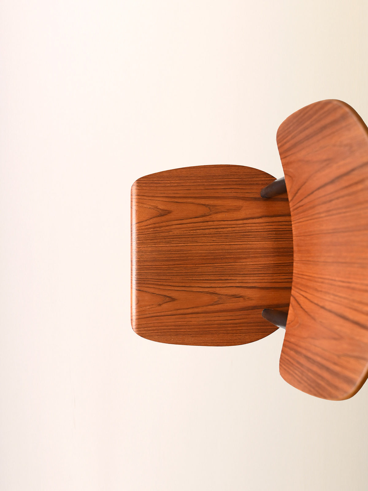 Sedia scandinava vintage con struttura nera 5
