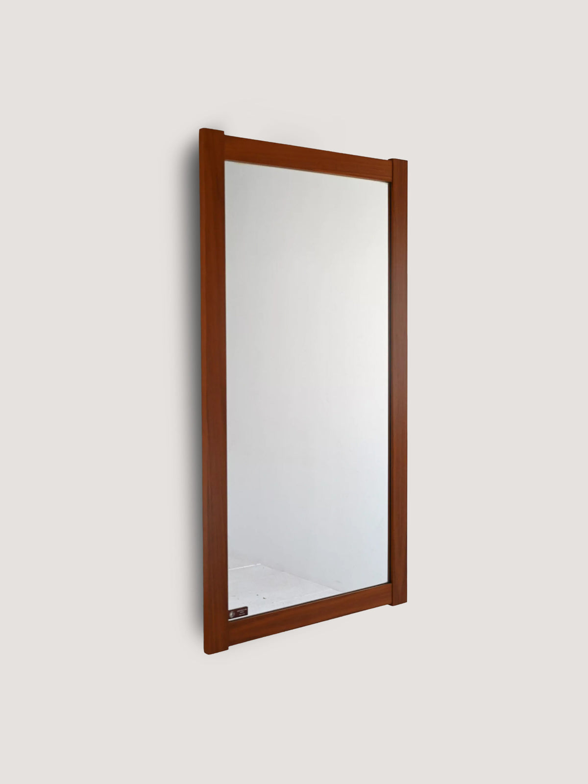 Specchio vintage scandinavo in teak anni '60
