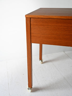 Mobiletto scandinavo anni '50 in teak con scomparti 5