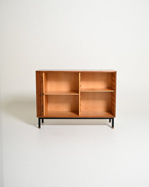 Cabinet scandinavo in rovere con chiudura a rullo, anni '60