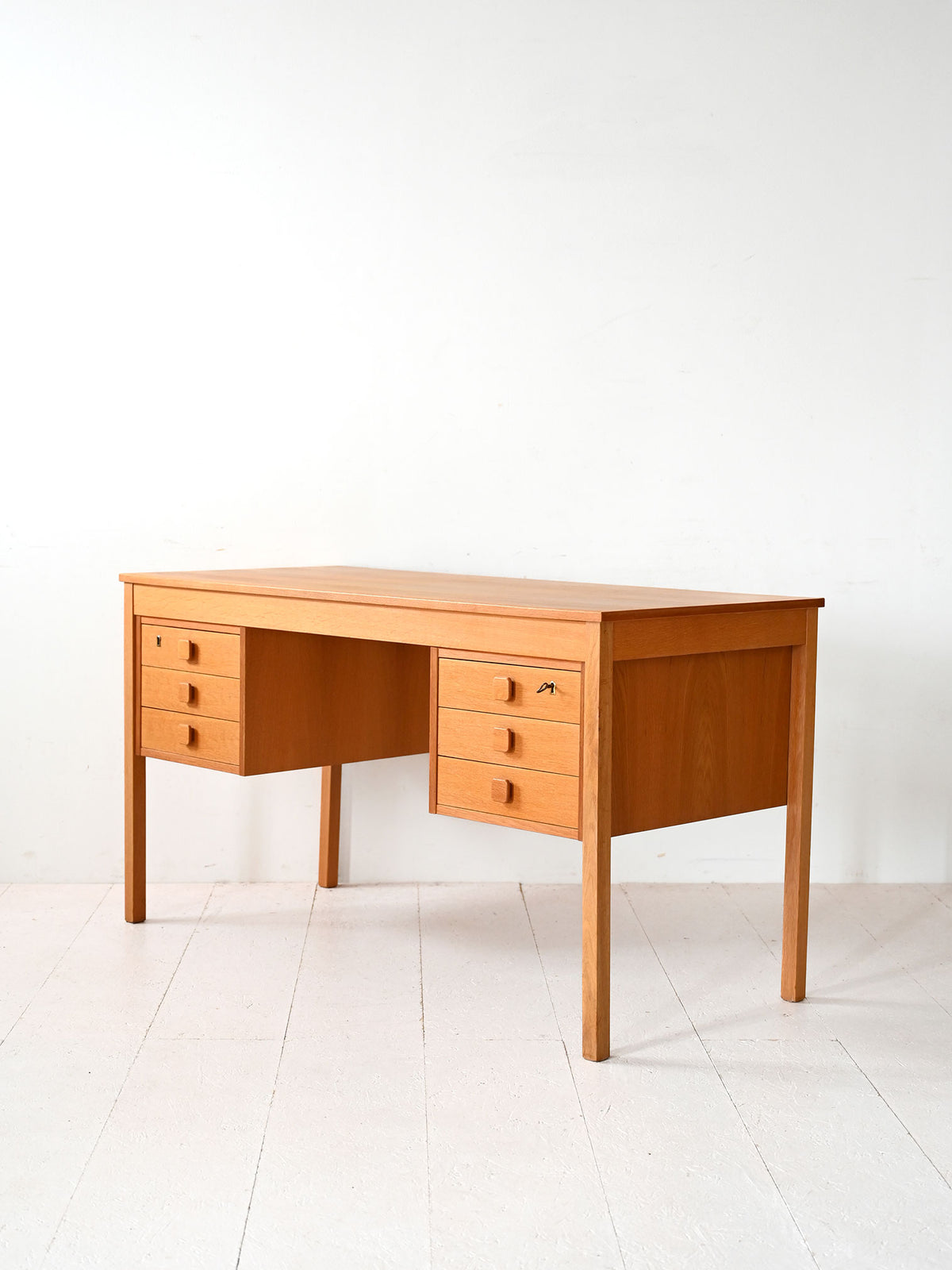 Scrivania danese vintage in teak chiaro 3
