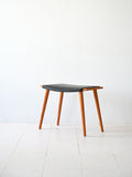 Sgabello vintage in legno e pelle 1