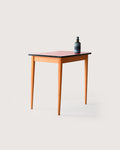 Tavolo da pranzo scandinavo anni '60 con top in formica rossa