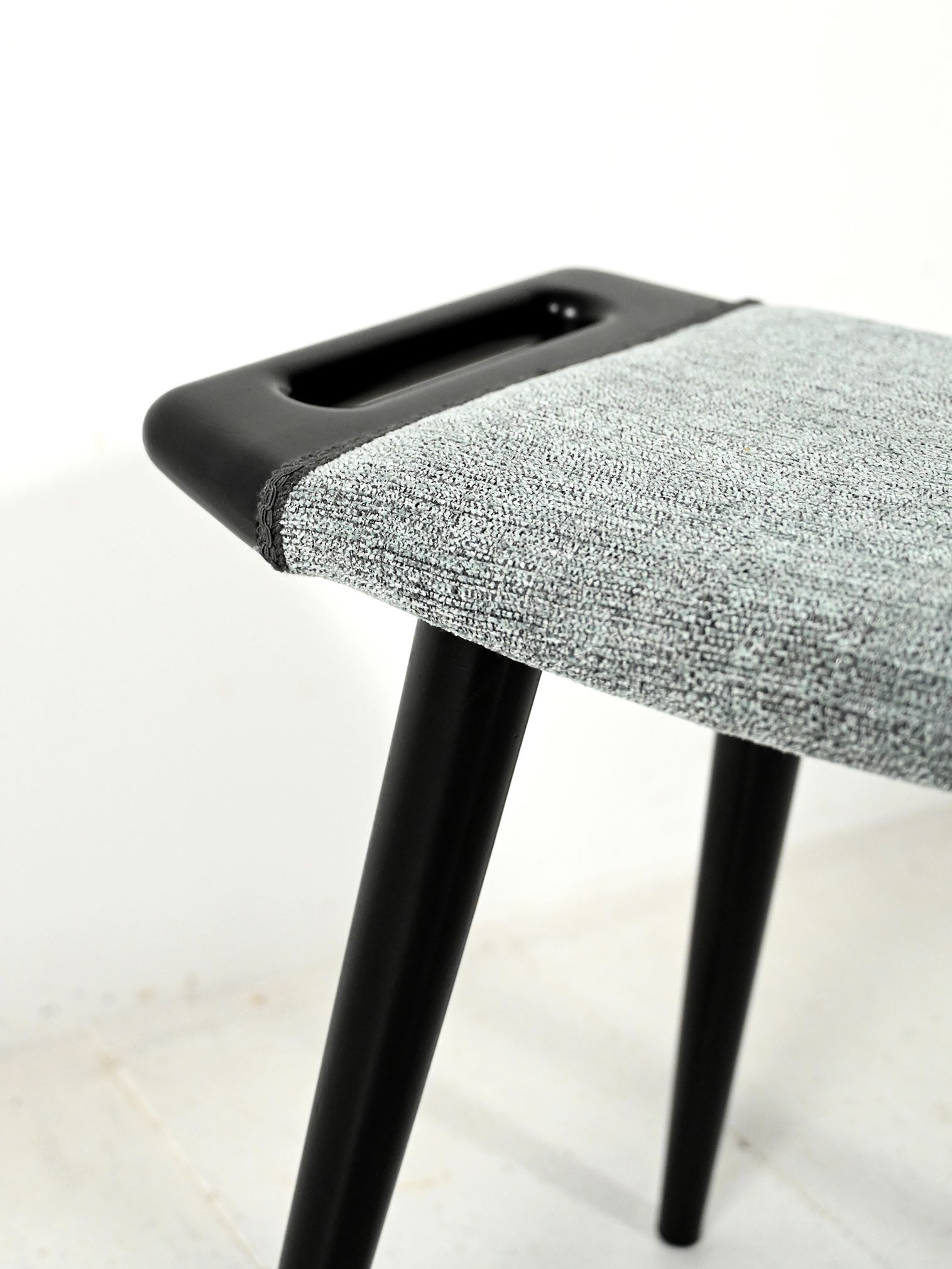 Sgabello scandinavo anni ’60 laccato nero 4
