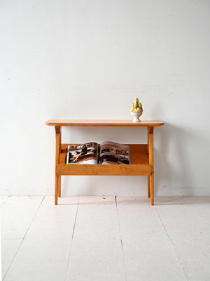 Tavolino scandinavo vintage con espositore in betulla