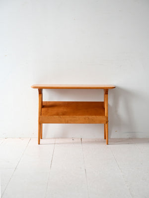 Tavolino scandinavo vintage con espositore in betulla 1
