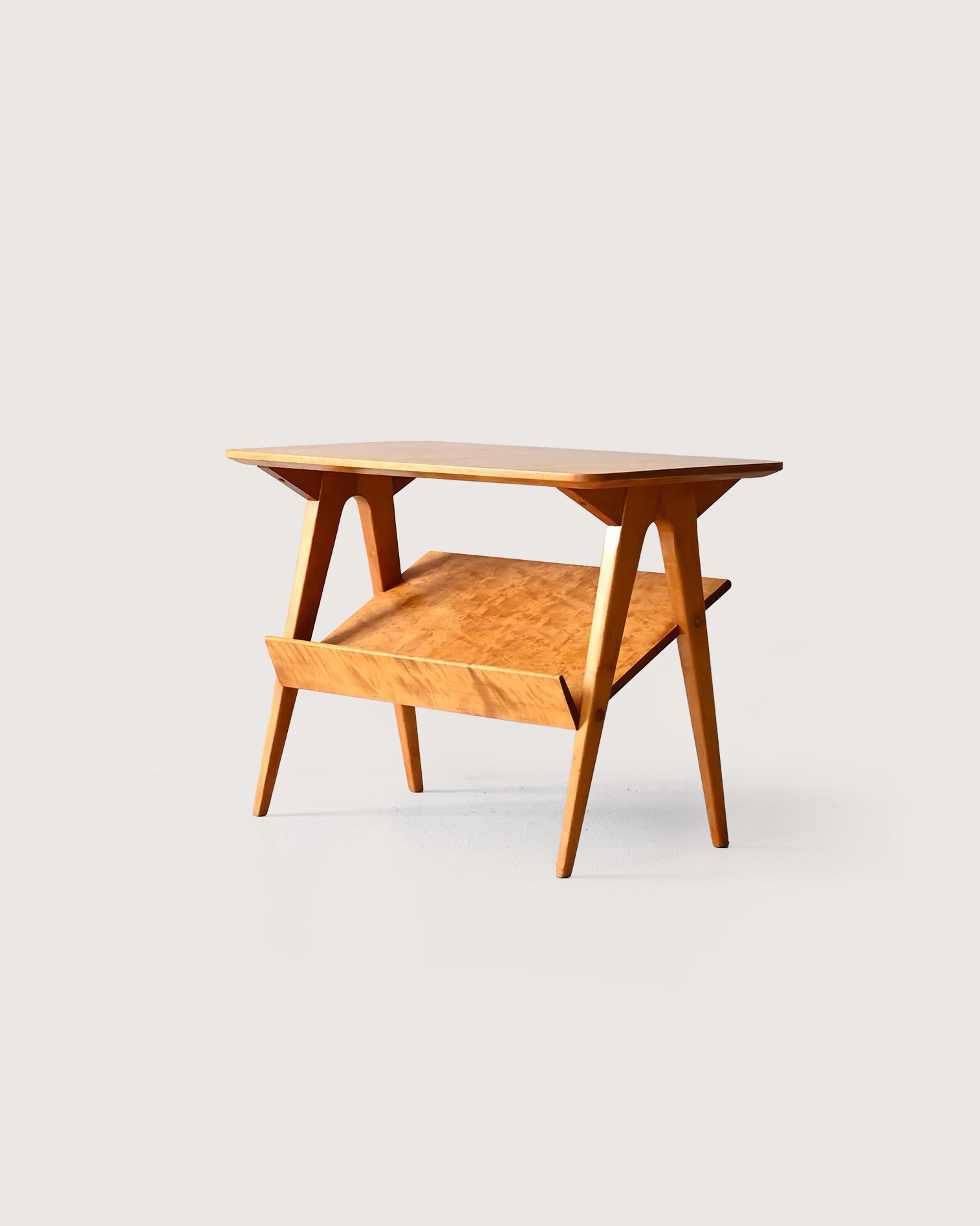 Tavolino scandinavo vintage con espositore in betulla