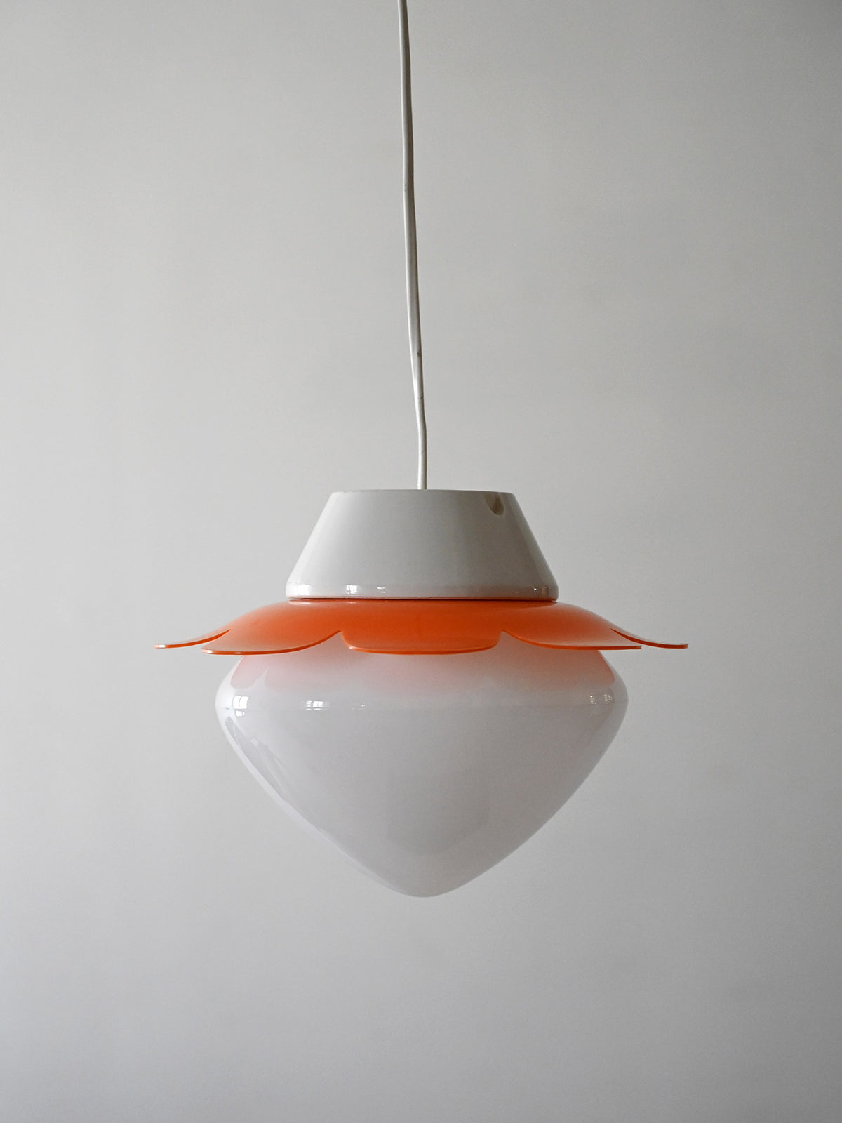 Lampada a sospensione vintage anni ’60 1