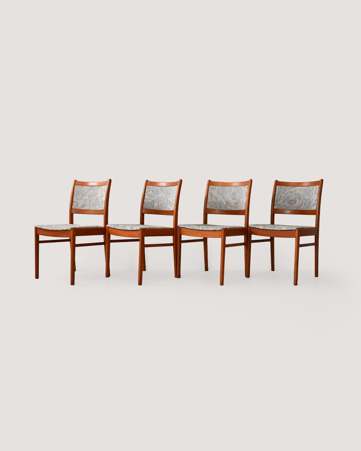 Set 4 sedie scandinave anni 60 in teak con tappezzeria originale