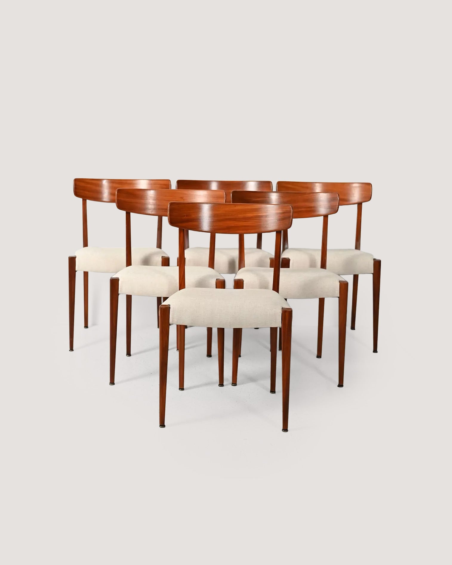 Set di sei sedie scandinave in teak anni ’60