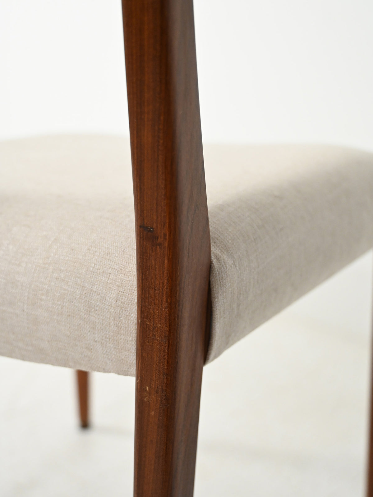 Set di sei sedie scandinave in teak anni ’60 12