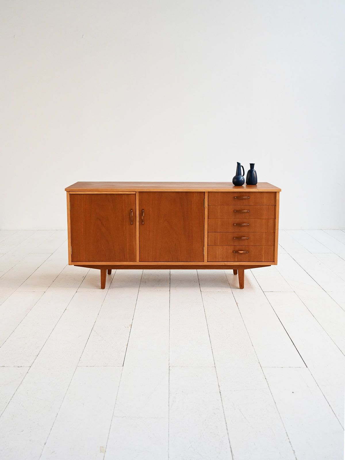 Sideboard scandinavo teak con piano estraibile anni ’60