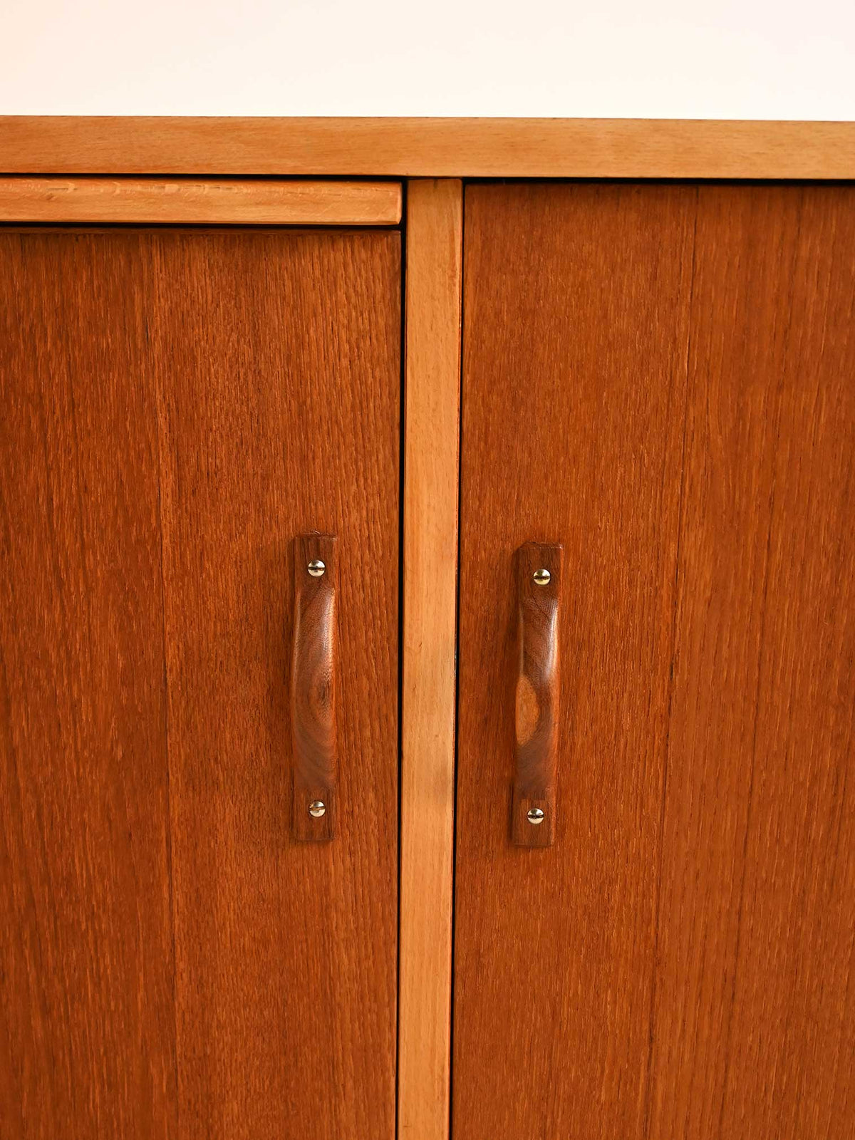 Sideboard scandinavo teak con piano estraibile anni ’60 5