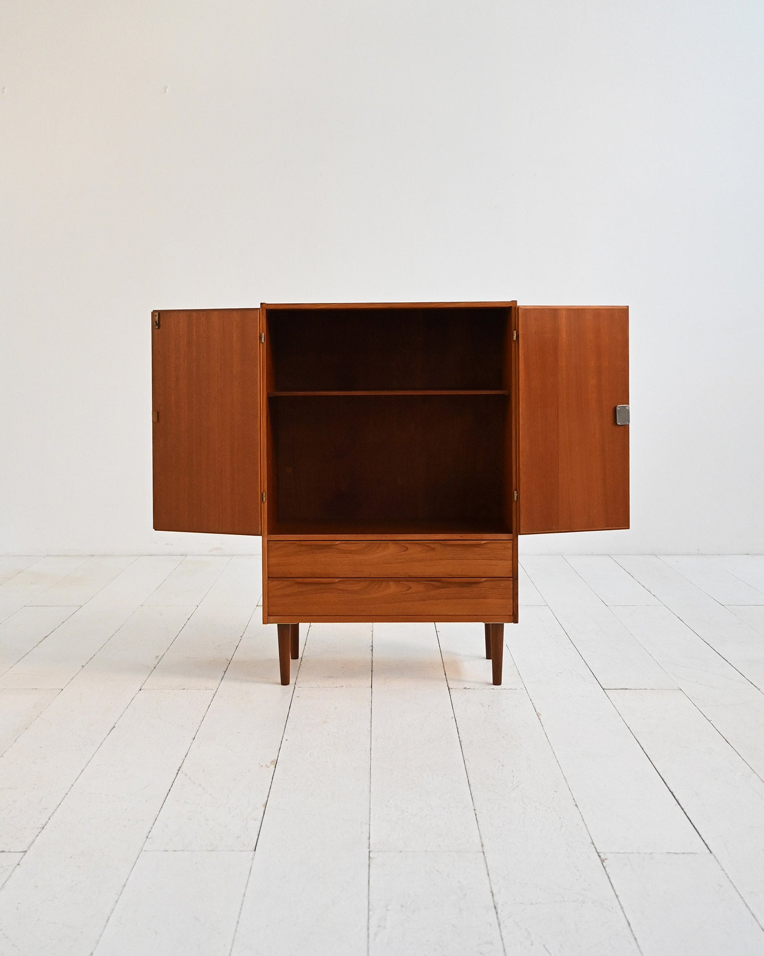 Cabinet scandinavo in teak con cassetti, anni ’50/’60 1
