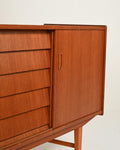 Sideboard scandinavo in teak con cassetti a tegola, anni '60