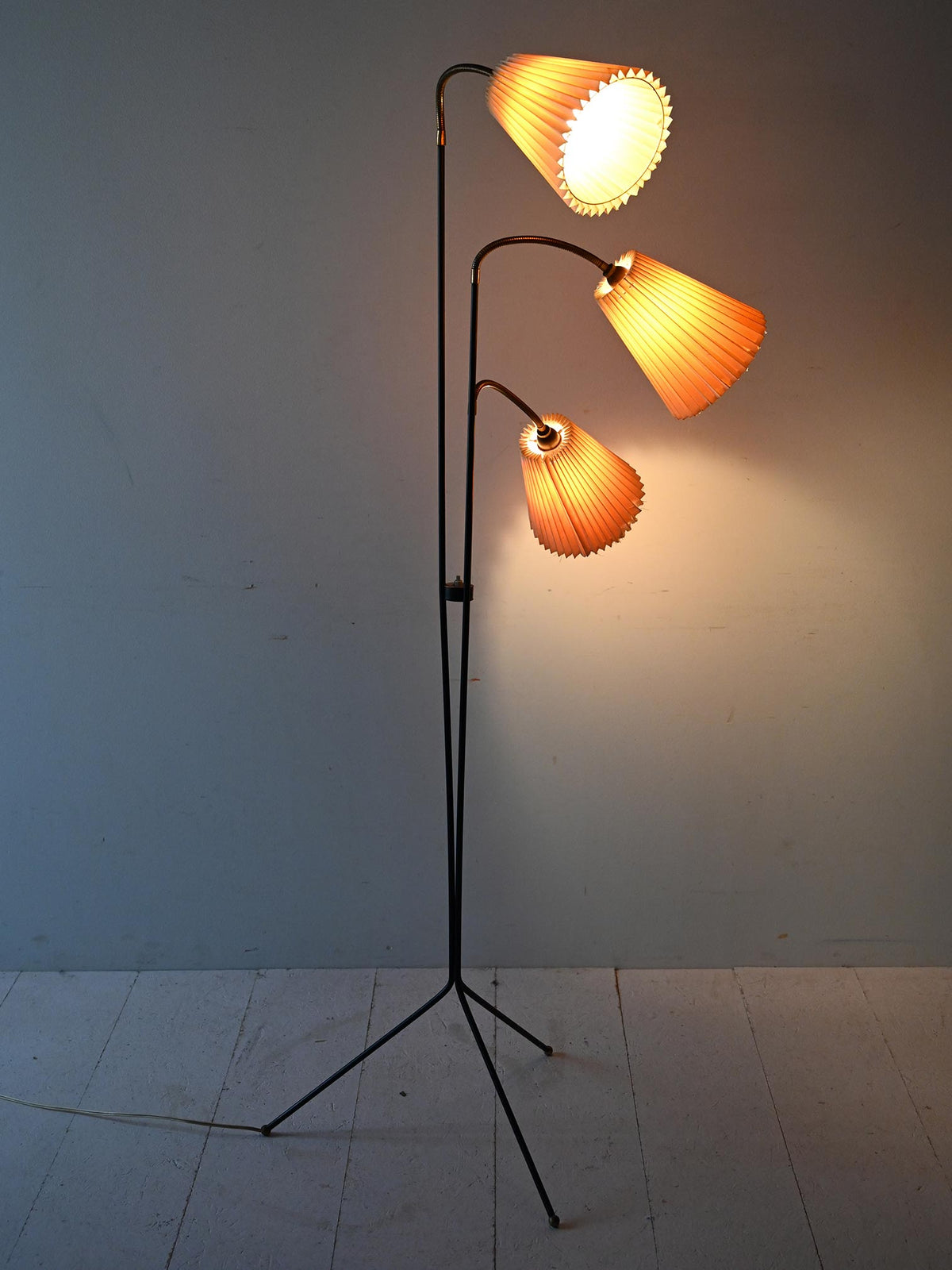 Lampada da terra scandinava anni ’50 a tre bracci 1
