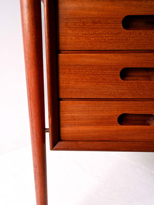 Scrivania scandinava vintage con blocco di cassetti e vano libreria 6