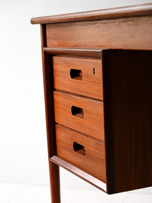 Scrivania scandinava vintage con blocco di cassetti e vano libreria 7