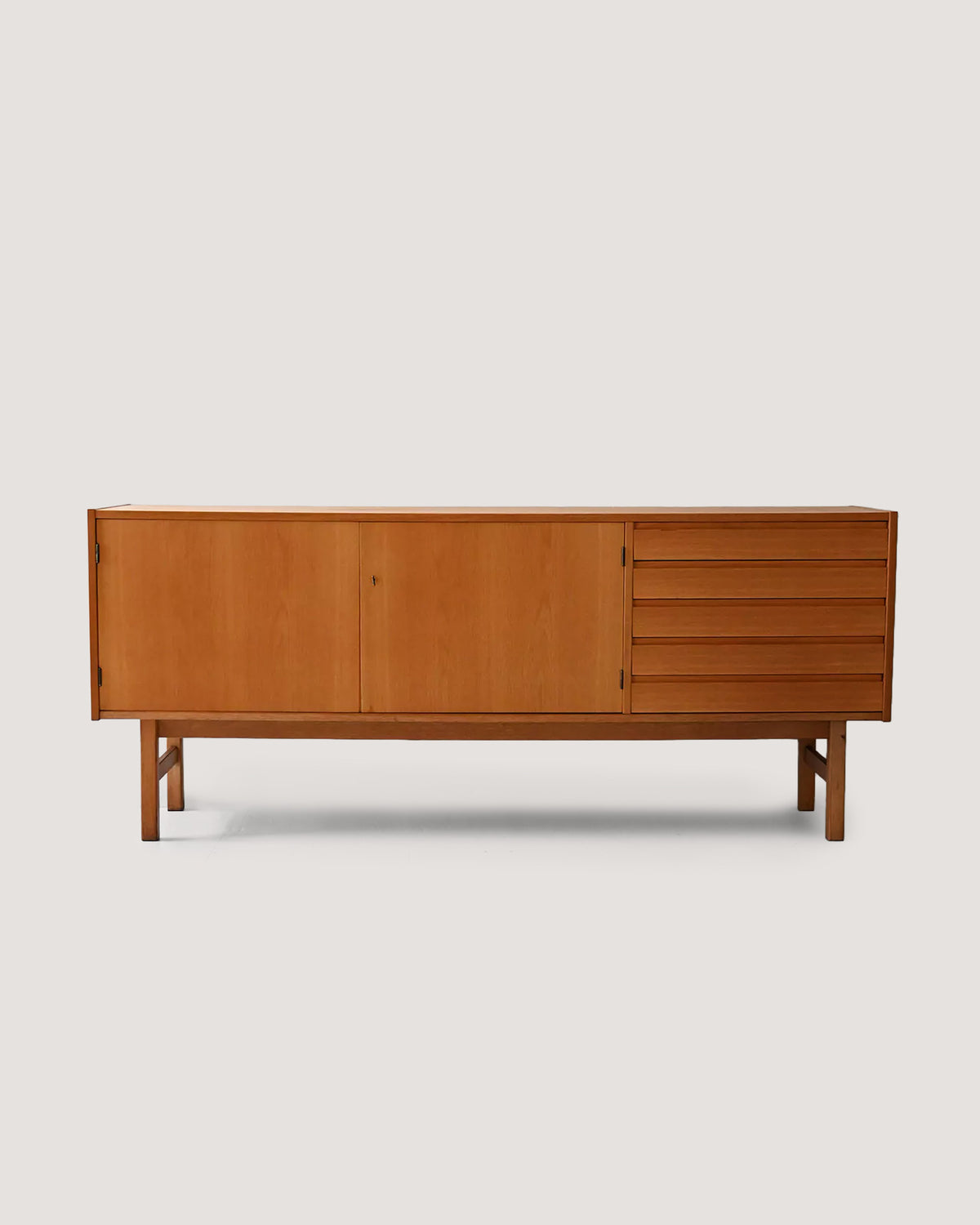 Sideboard scandinavo vintage in rovere con cassetti a latta