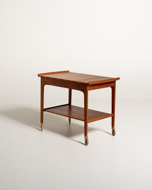 Carrello in teak di Yngvar Sandström per Seffle