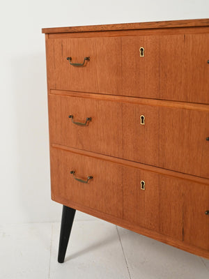 Cassettiera scandinava in teak con gambe nere 6