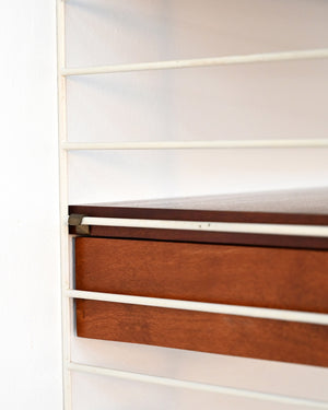 Scaffale a muro con cassetto prodotto da BFB-hyllan per String Design, anni ’50 7