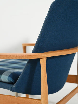 Poltrona scandinava in rovere e lana blu 5