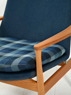 Poltrona scandinava in rovere e lana blu 10