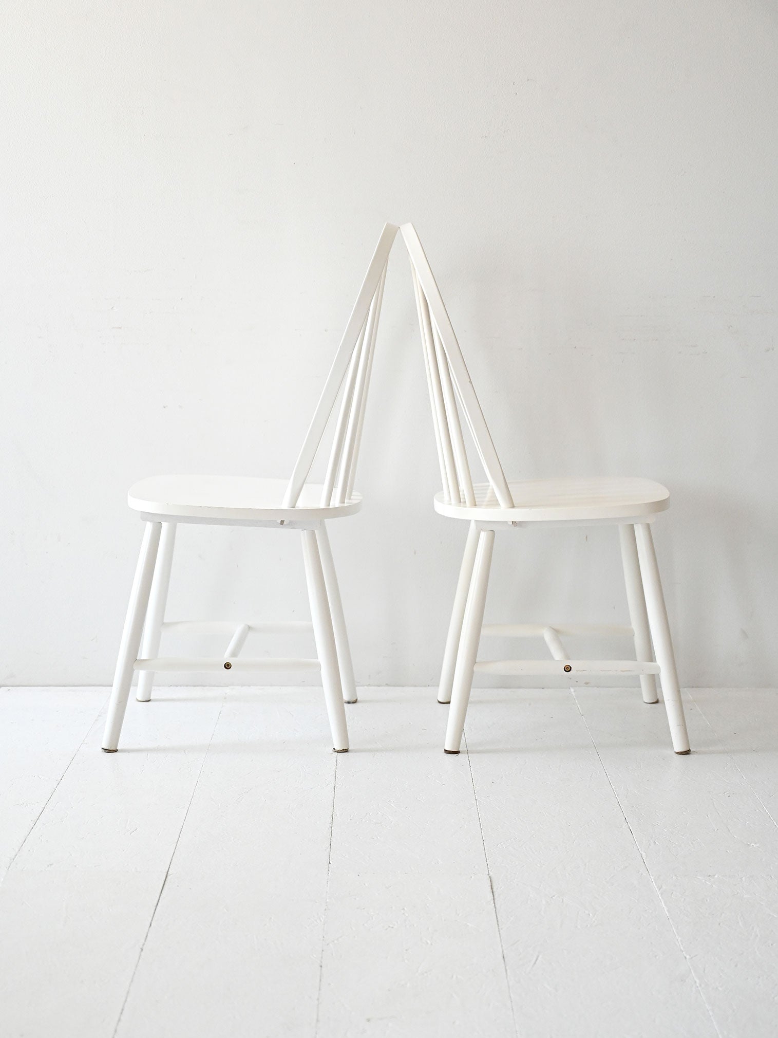 Set di 4 sedie scandinave bianche 4