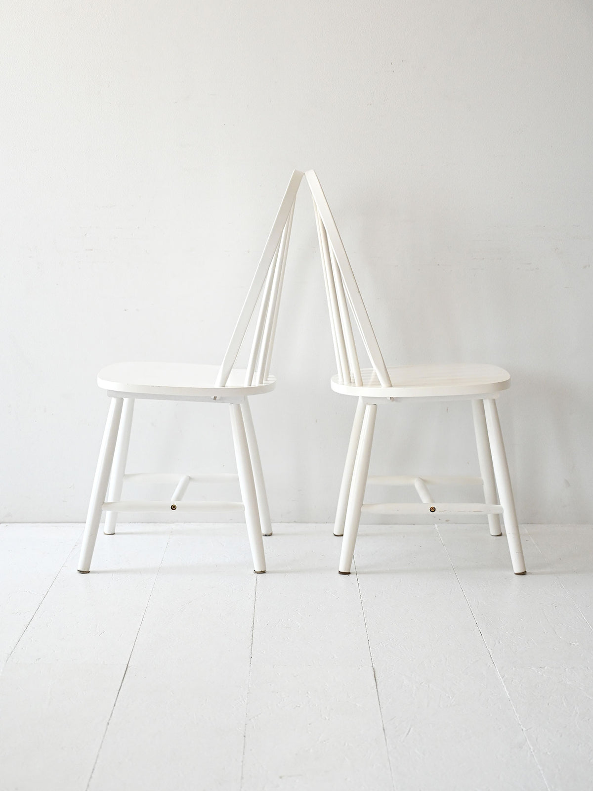 Set di 4 sedie scandinave bianche 4