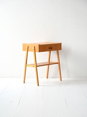 Comodino scandinavo in teak dal design geometrico 2