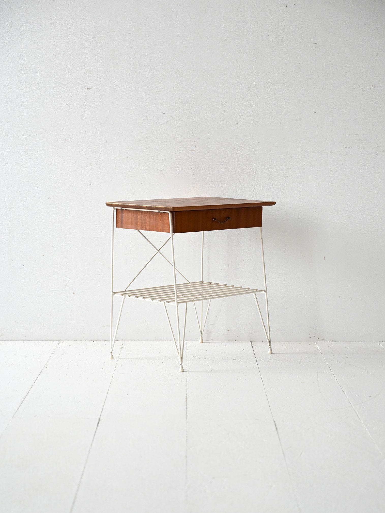 Comodino scandinavo anni 60 in metallo e mogano 2
