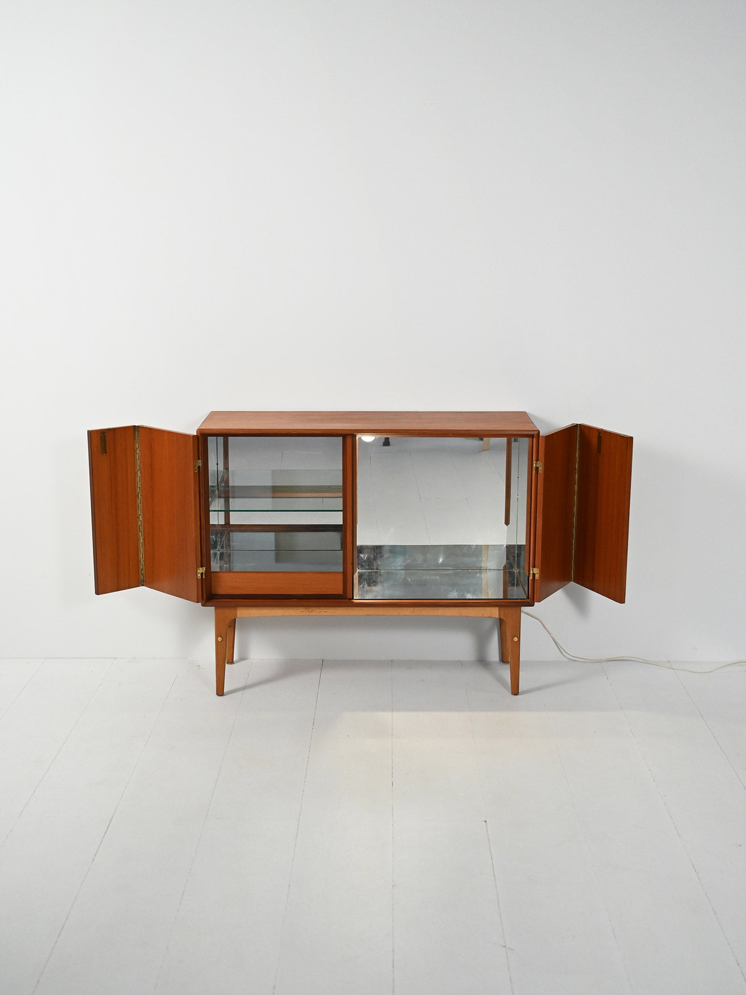 Mobile bar scandinavo anni ’50 in teak 4